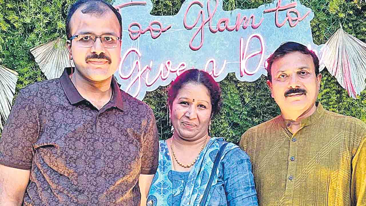 బాత్రూంలో 3 శవాలు!