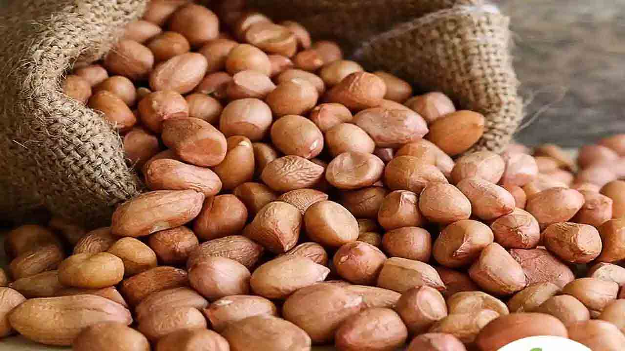 Gadwala | పల్లీలు కొని కోట్లకు ఎగనామం పెట్టాడు.. షోలాపూర్‌ వ్యాపారి చేతివాటం!