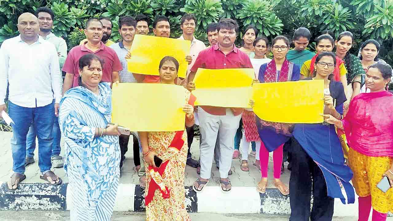 కాంగ్రెస్‌ ఇచ్చిన మాటను నిలబెట్టుకోవాలి