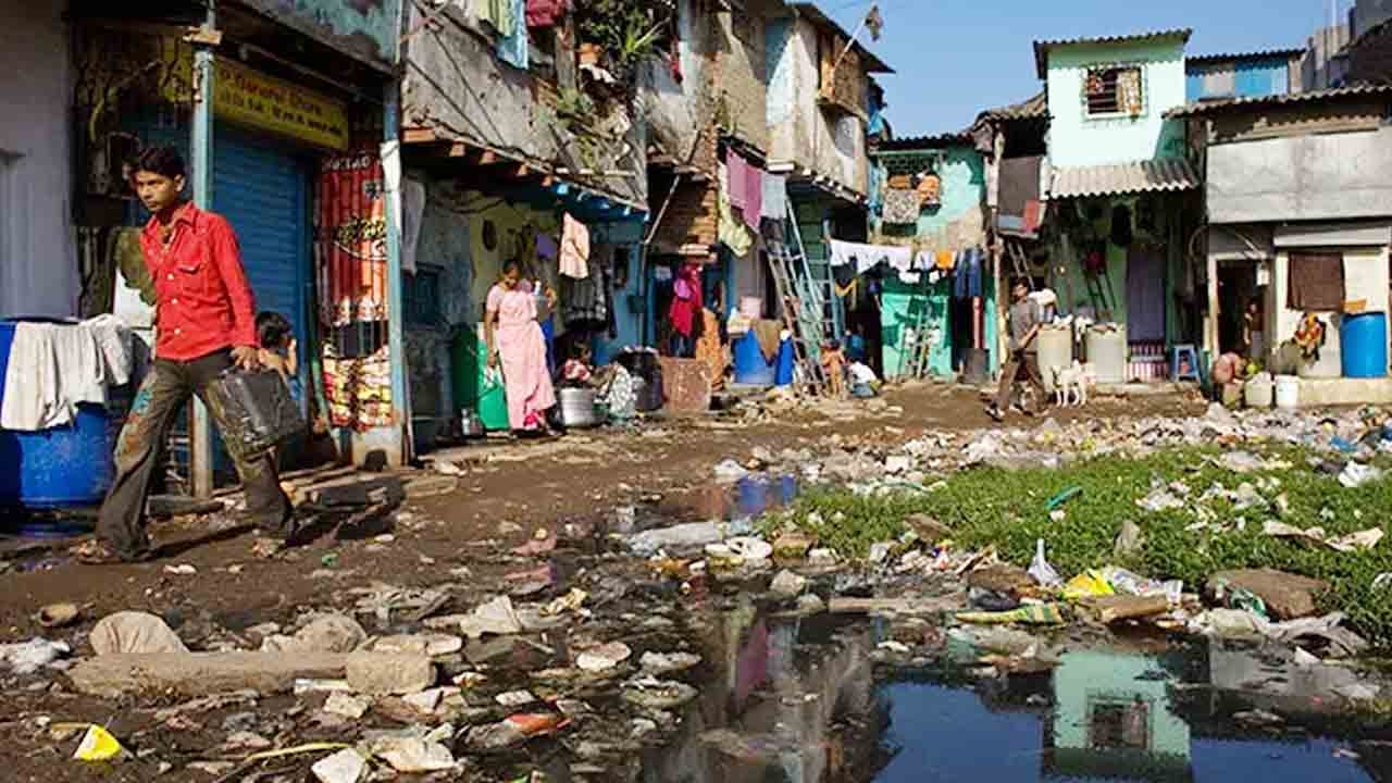 మూసీ కాదు.. మురికివాడలు చూడండి