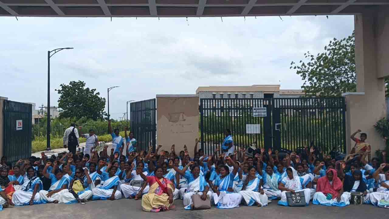 హామీలు అమలు చేయాలి