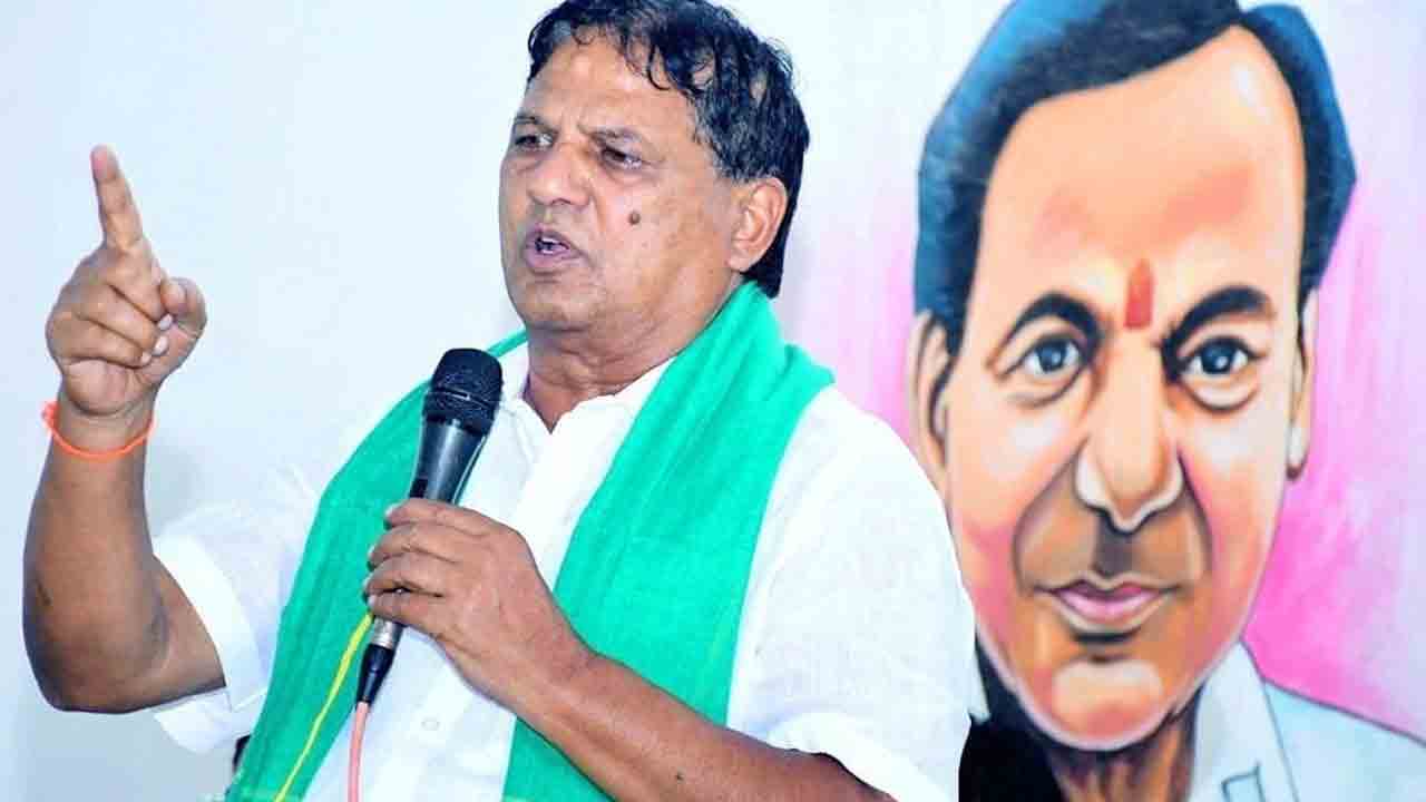 పాలేరుకు నీటిని తరలించుకుపోతున్నా సోయిలేని జిల్లా మంత్రులు
