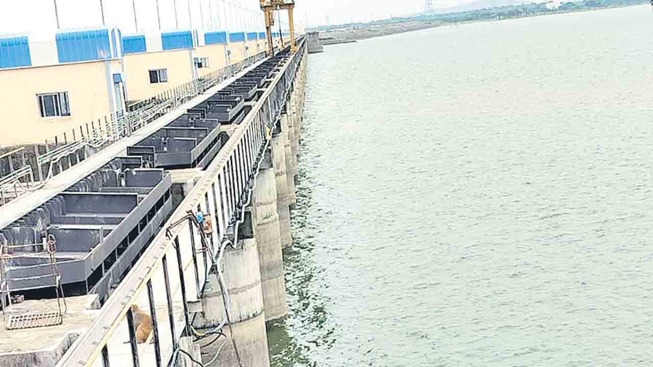 ఎల్లంపల్లికి వరద తాకిడి