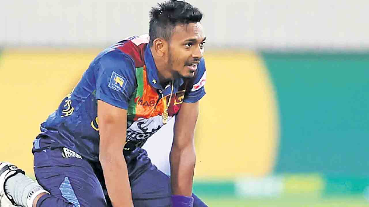 చమీర ఔట్‌