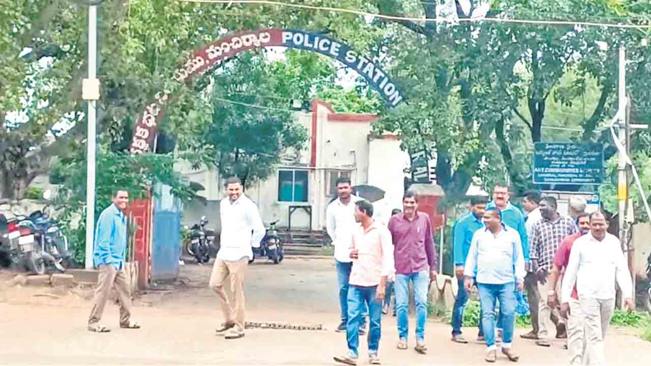 ఆటో యూనియన్‌ ఎన్నికలపై రగడ