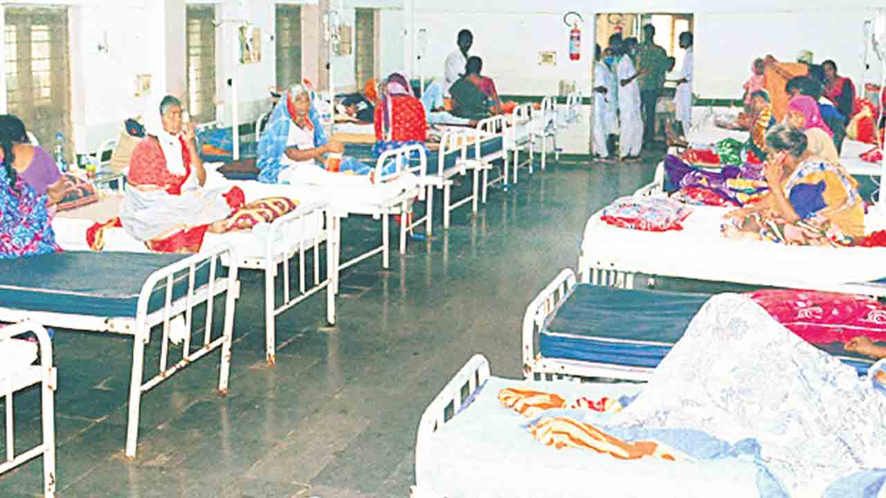 కిక్కిరిసిన దవాఖాన