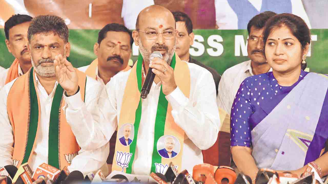 గ్యారెంటీలు అమలు చేయలేక మాపై నిందలా?