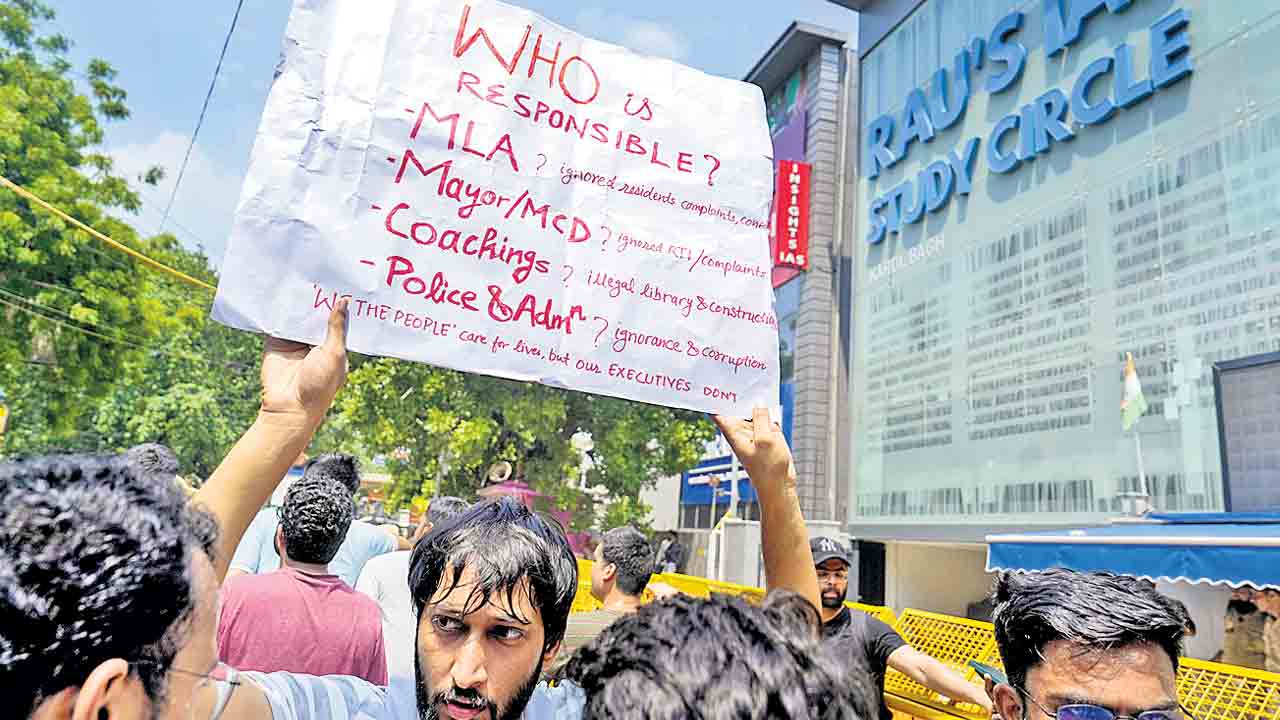 Delhi | నరకంలో జీవిస్తున్నం! ఢిల్లీలోని కోచింగ్‌ సెంటర్ల ఏరియాల్లో దుర్భరంగా మౌలిక సదుపాయాలు