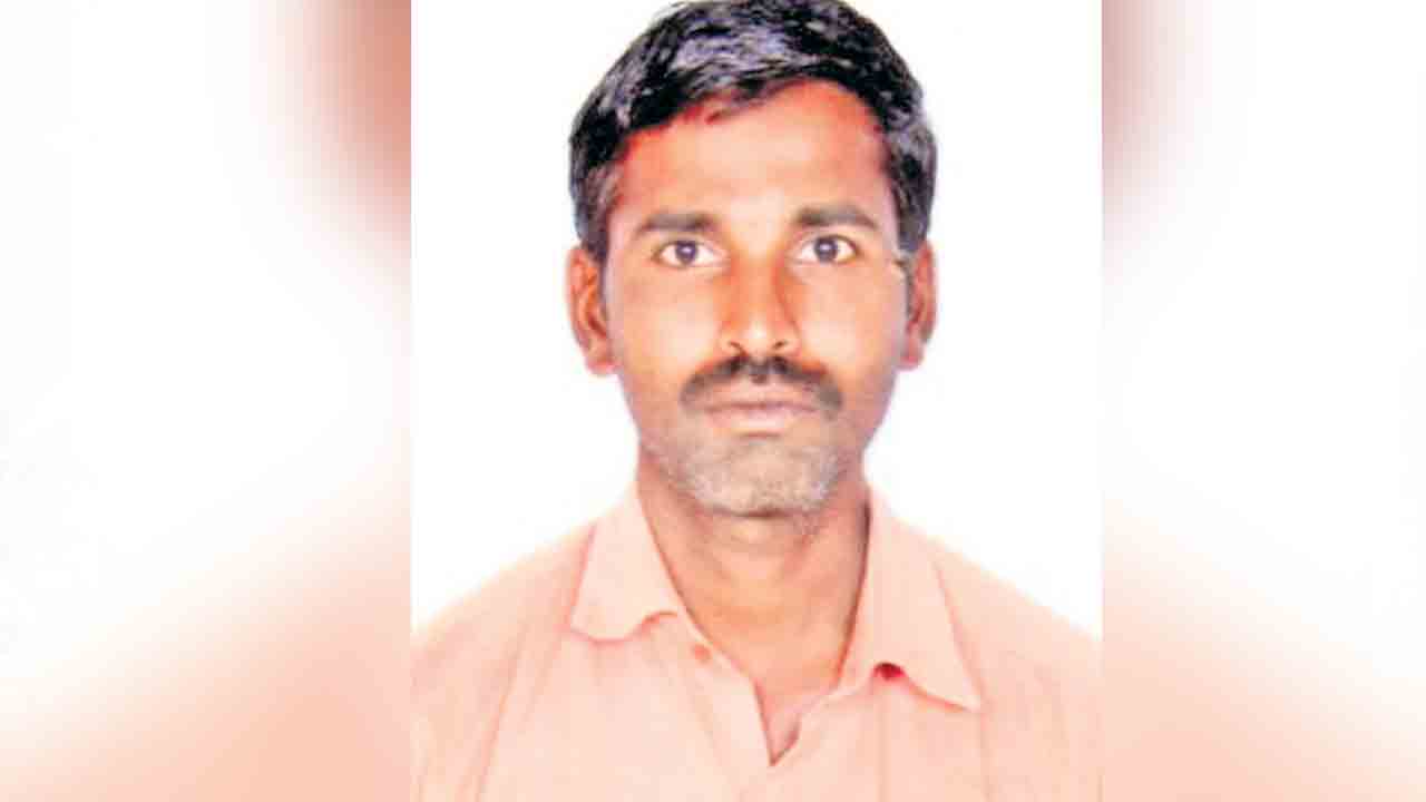 అప్పులు భారమై రైతు ఆత్మహత్య