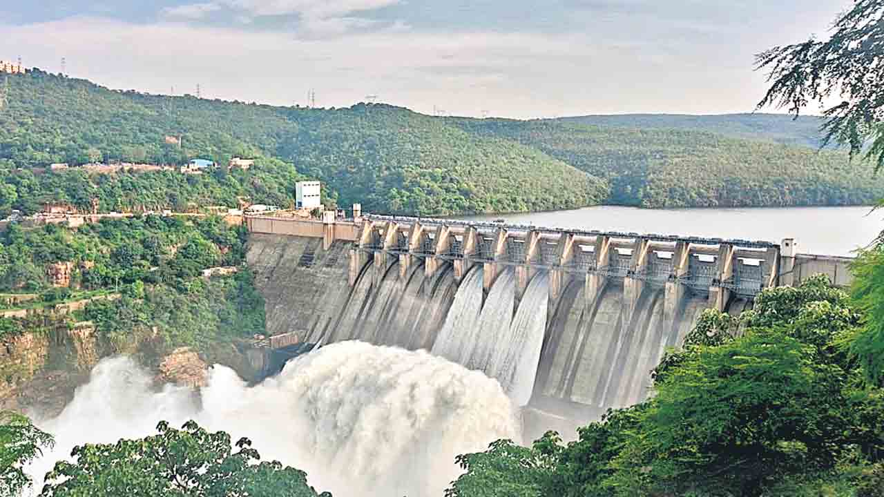 నాగార్జునసాగర్‌కు కృష్ణమ్మ పరుగులు