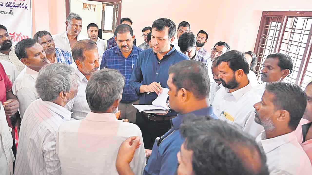 అన్నం పెట్టే రైతు ఆనందంగా ఉండాలి