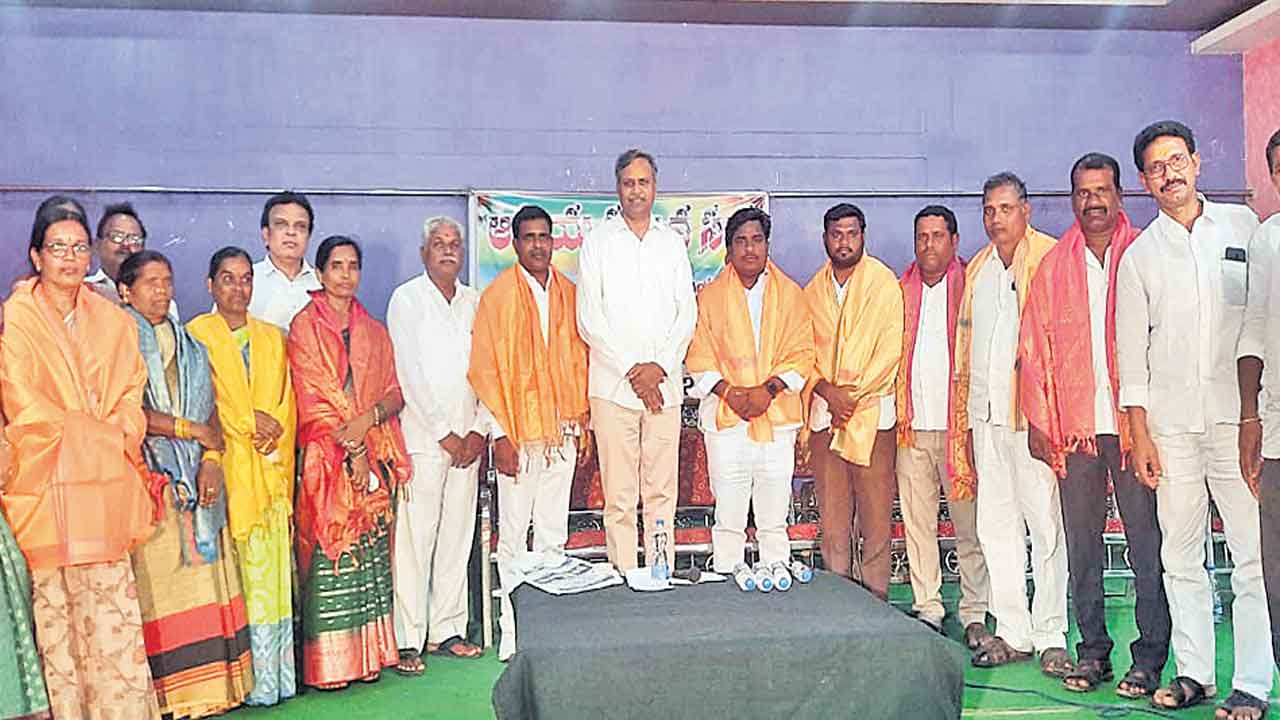మిమ్మల్ని కంటికి రెప్పలా కాపాడుకుంటా