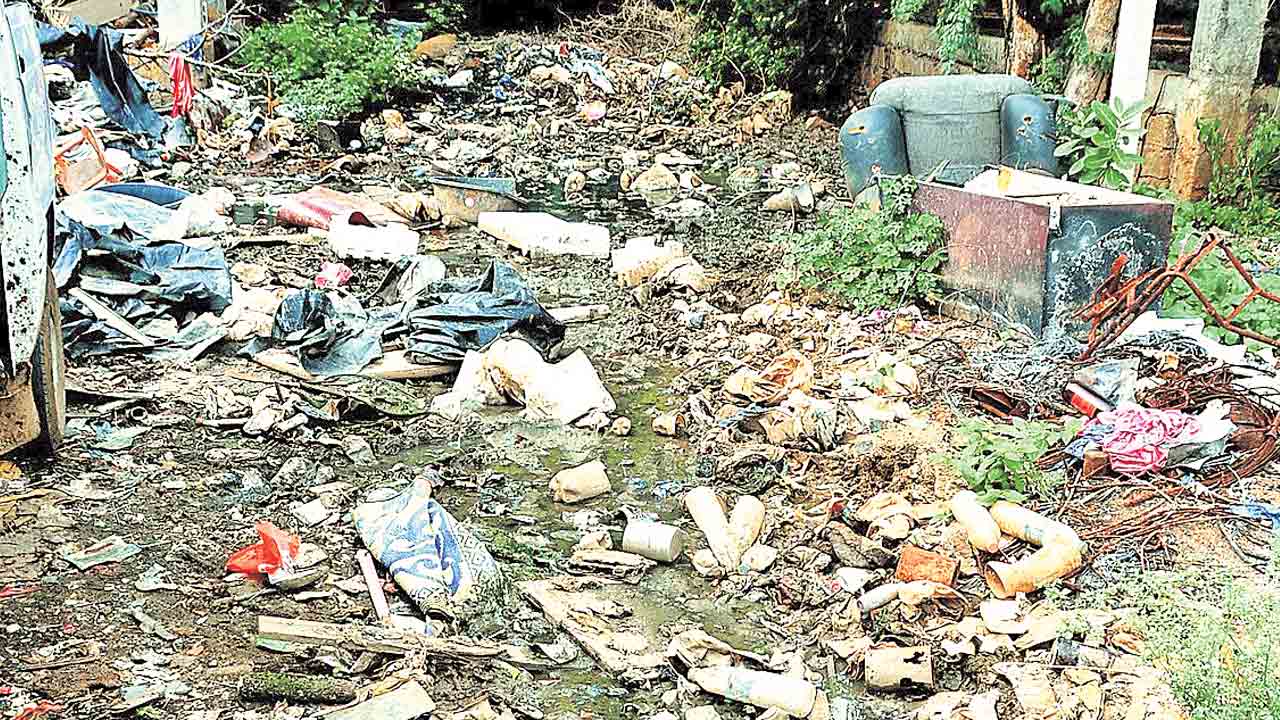 కంపు కంపు..