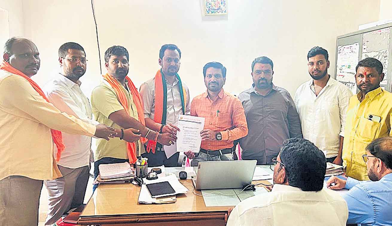 నిరుద్యోగుల సమస్యలను పరిష్కరించాలి