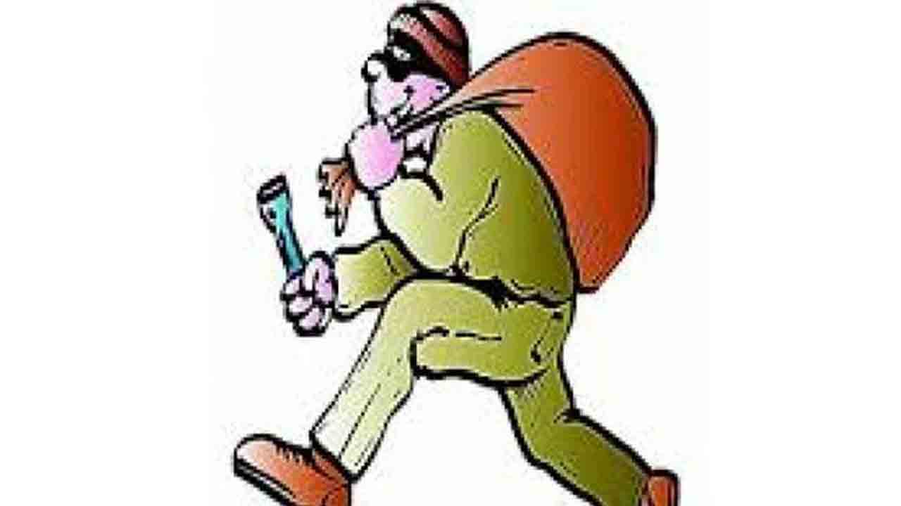 సైబరాబాద్‌లో చోరీ..