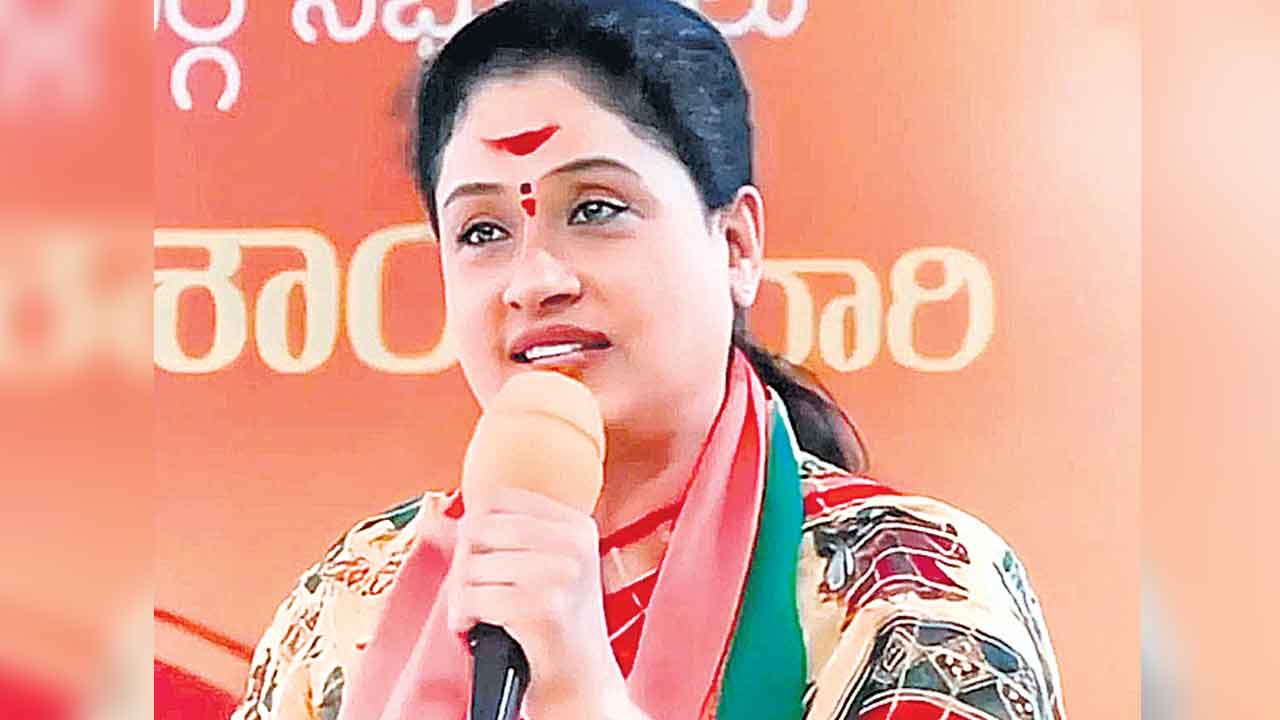 Vijayashanti | చంద్రబాబుకు రహస్య అజెండా.. టీడీపీతో కలిస్తే బీజేపీ మునుగుడు ఖాయం: విజయశాంతి