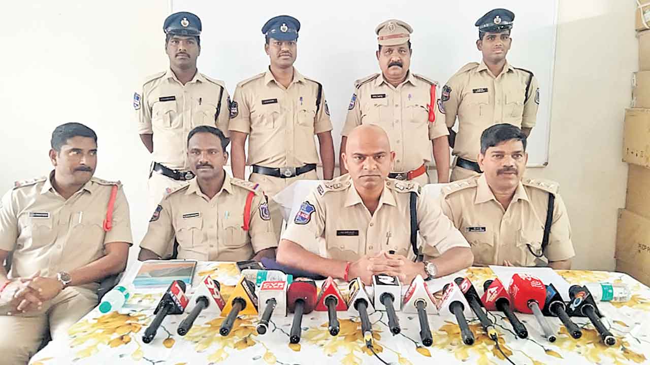 అంతర్రాష్ట్ర దొంగ అరెస్టు