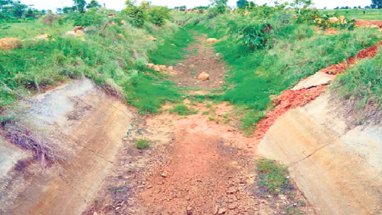 నాడు గల గల నేడు వెలవెల