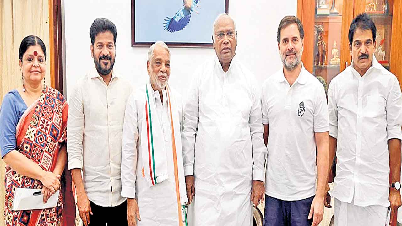 కాంగ్రెస్‌లో చేరిన కేకే
