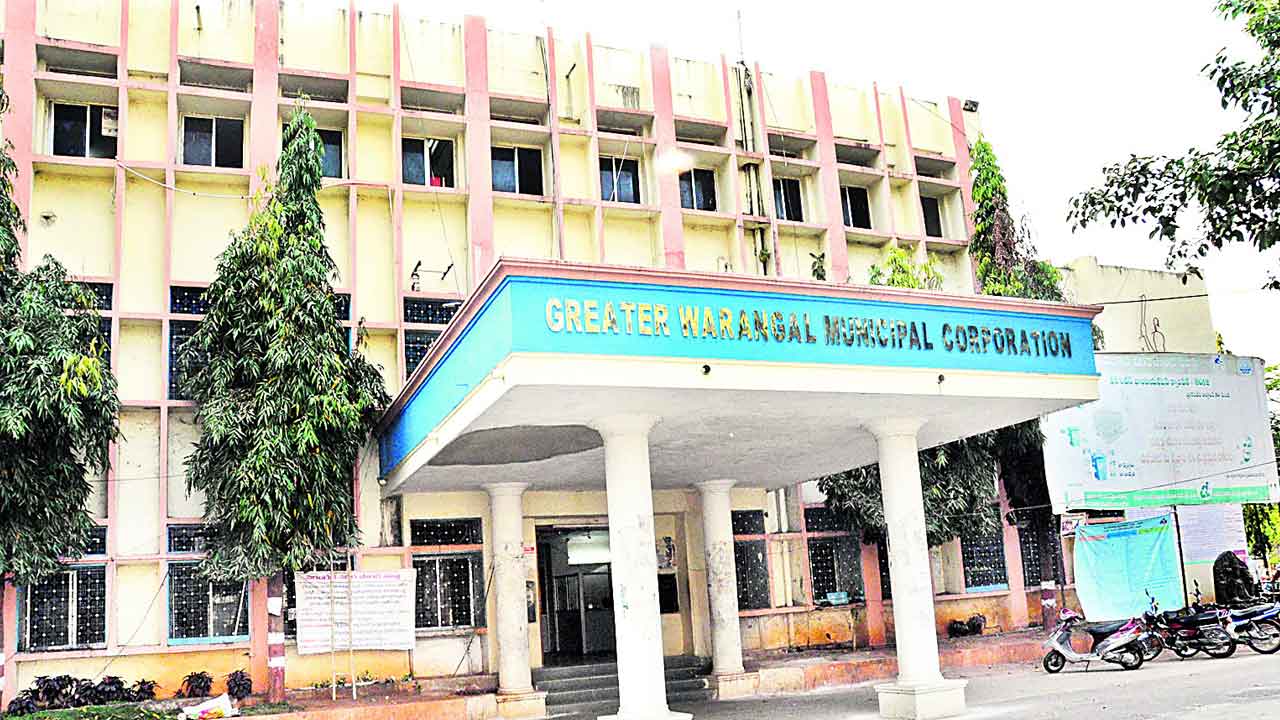 బల్దియా సొమ్ము హంఫట్