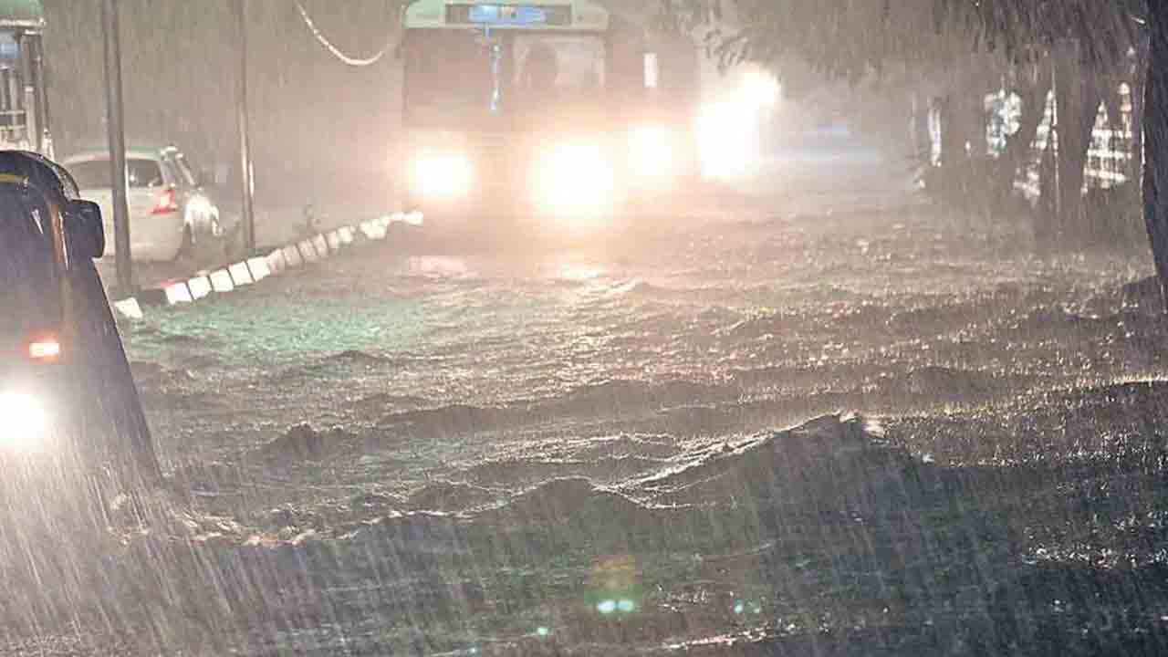 GHMC | గ్రేటర్‌లో దంచికొట్టిన వాన