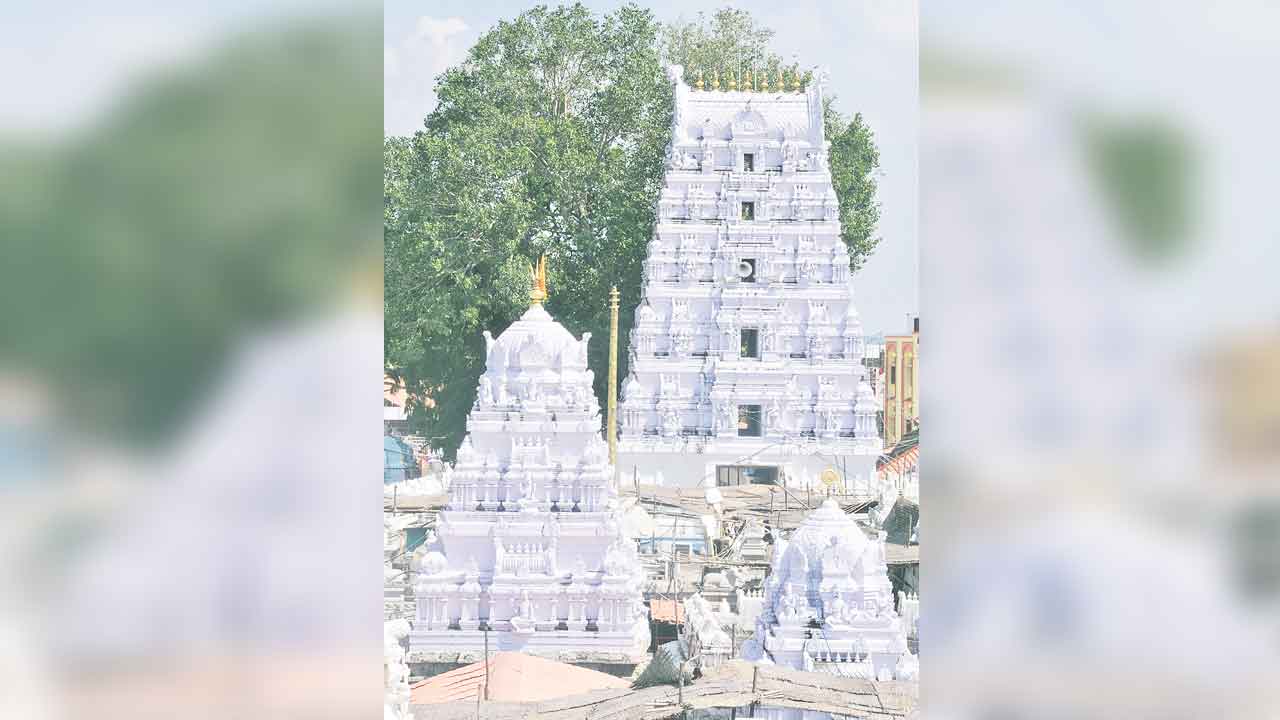 దేవాదాయ శాఖలో బదిలీలకు కసరత్తు పూర్తి.. రాజన్న ఆలయంలో కేడర్‌ స్ట్రెంత్‌ 77 మందిగా గుర్తింపు