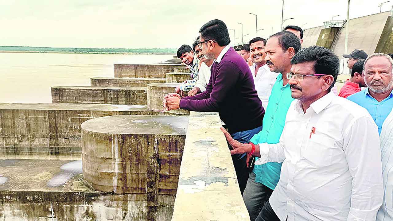 చెక్కుచెదరని మేడిగడ్డ బరాజ్‌