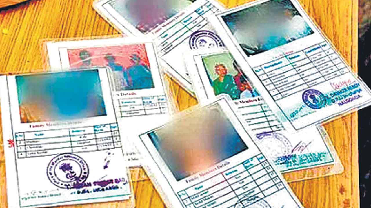 Ration Card | లేని రేషన్‌కార్డులతో రుణమాఫీకి లింకా?