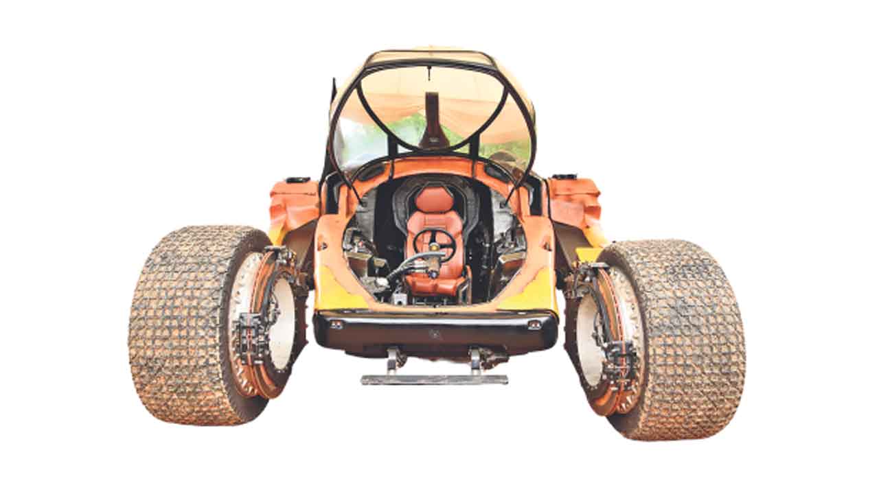 బుజ్జి కారు సందడి