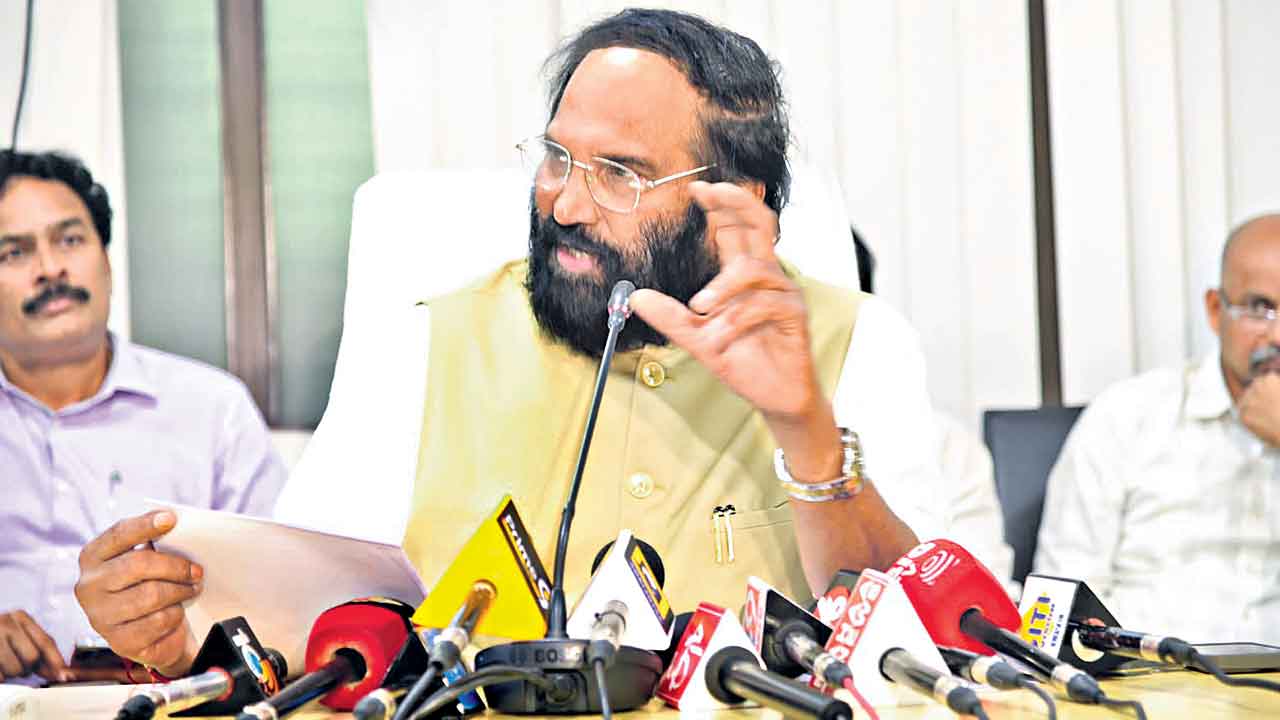 Uttam Kumar Reddy | కాళేశ్వరం సిస్టమ్‌ను వాడుకుంటం.. పూర్తి ఆయకట్టుకు నీళ్లిస్తం