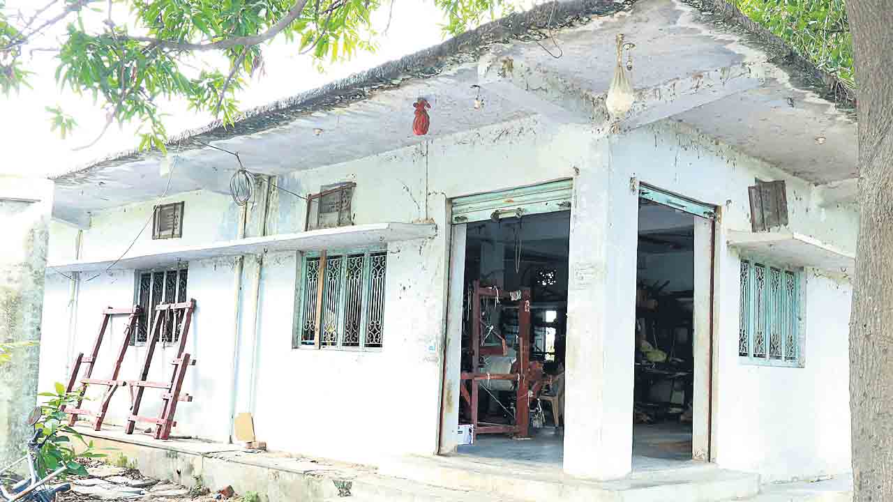 సుల్తానాబాద్‌ సంఘంలో 30లక్షలు గోల్‌మాల్‌!