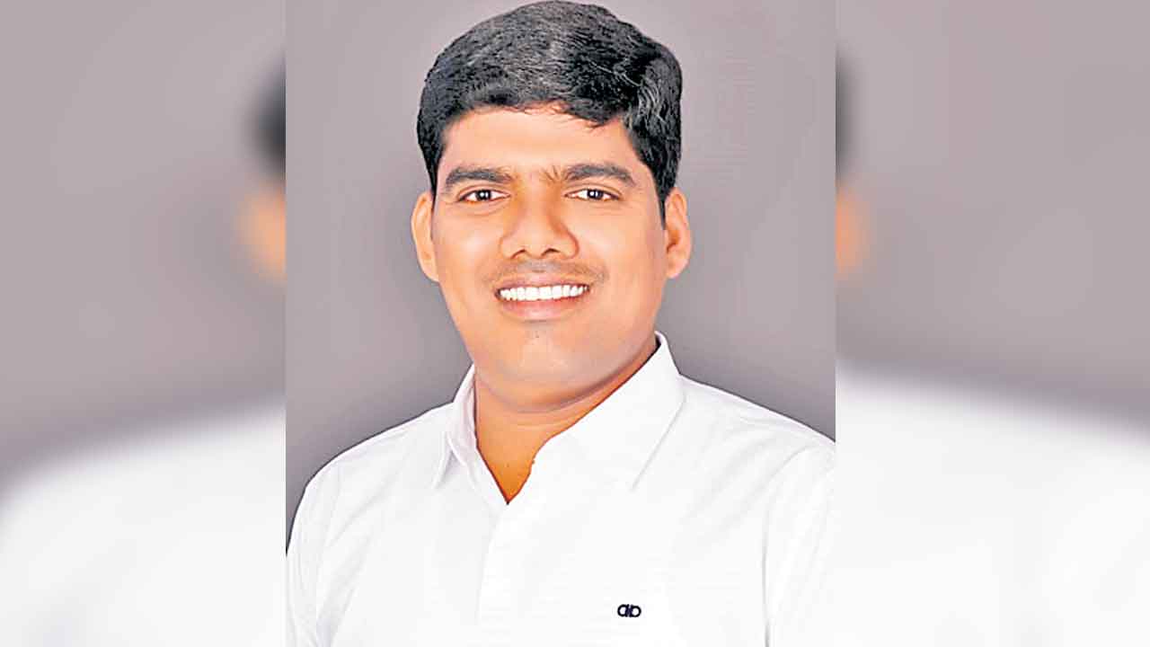 నిరుద్యోగుల పాలిట రేవంత్‌రెడ్డి శాపం