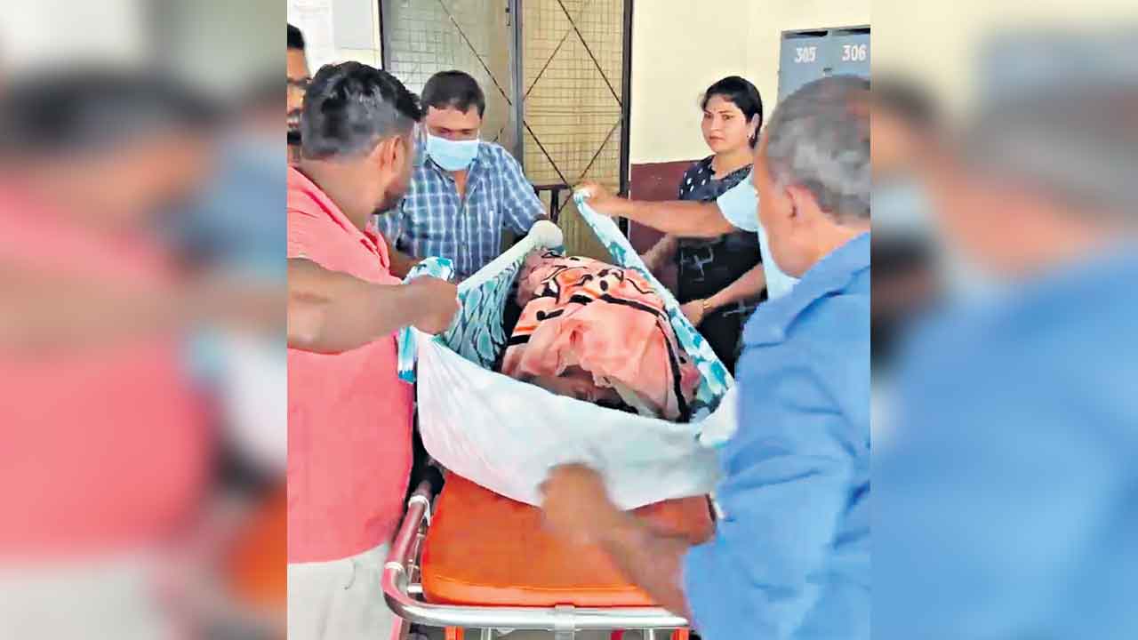 దవాఖానకు బక్క జడ్సన్‌ తరలింపు