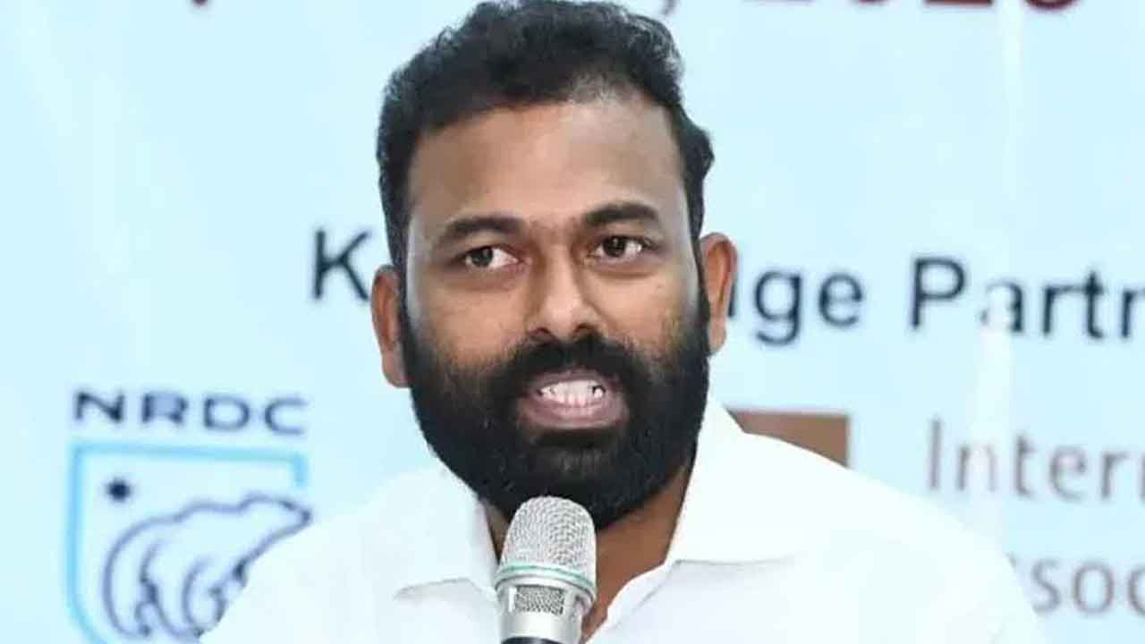 ప్రజాభవనా? పార్టీ ఆఫీసా?