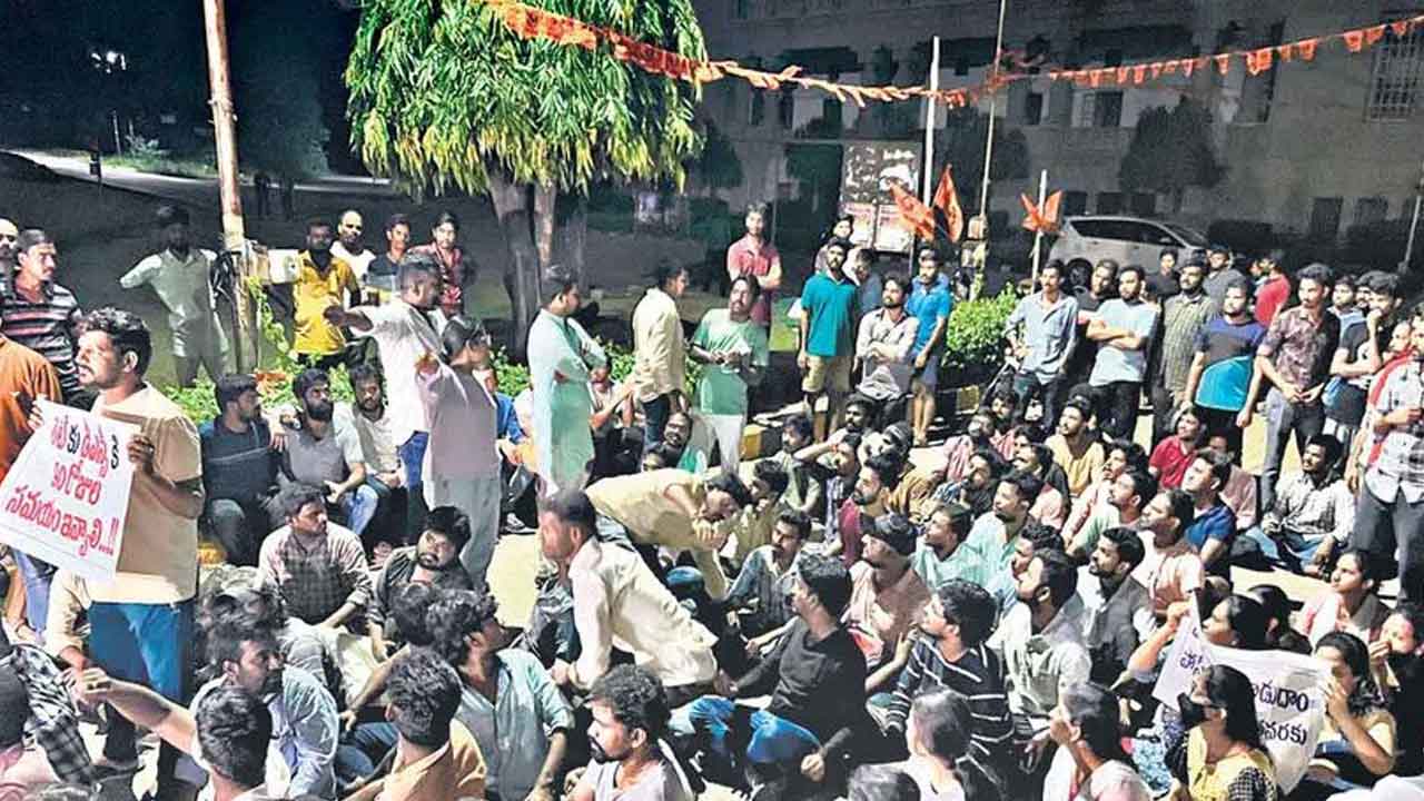 DSC | మేం డీఎస్సీ పరీక్షలు రాయం!.. హాల్‌టికెట్లు డౌన్‌లోడ్‌ చేసుకోని 31 వేల మంది