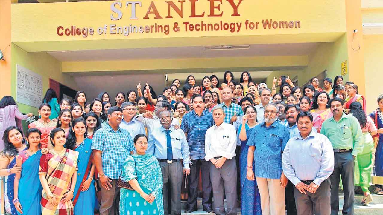 స్టాన్లీలో చదివితే.. జాబ్‌పక్కా