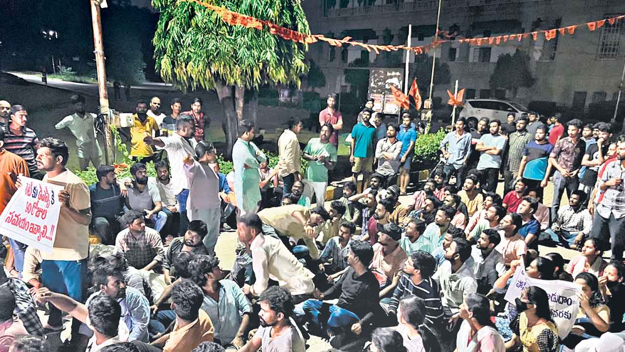 సర్కారుతో ఢీఎస్సీ!