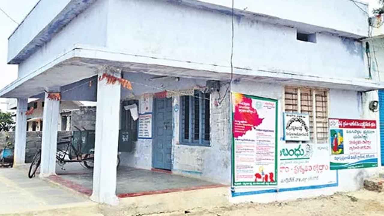 ఆస్తులమ్మి కట్టినం.. బిల్లులివ్వండి