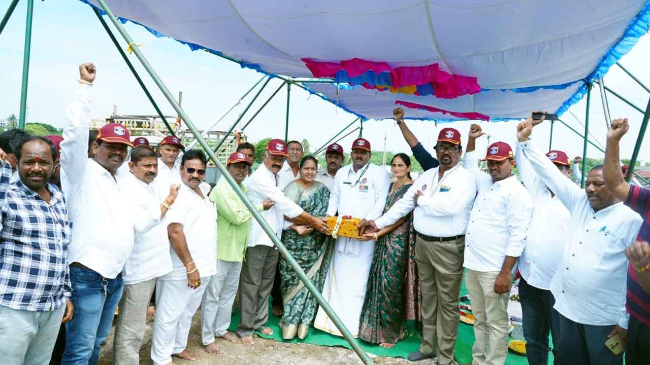 కోదాడలో 100 అడుగుల జాతీయ జెండా