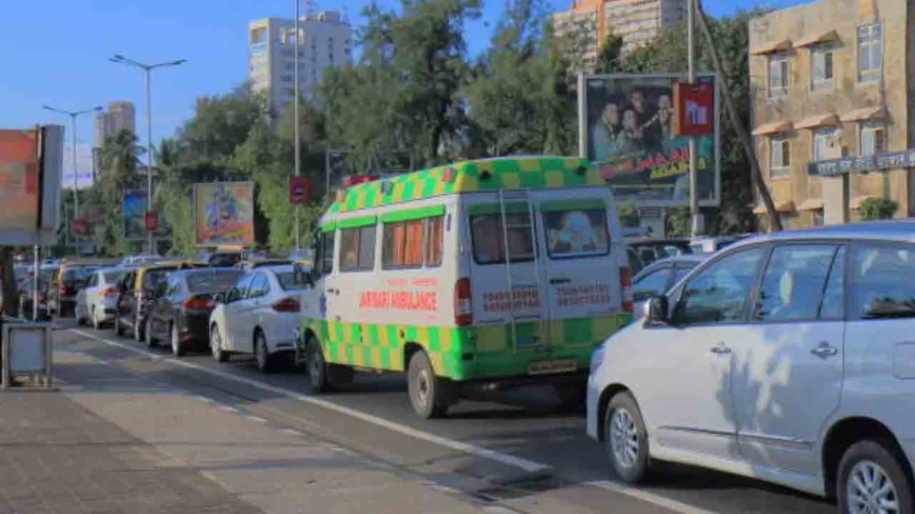 Signal Jump | సిగ్నల్ జంప్ చేసినా నో ప్రాబ్లం.. అందుకైతే నో ‘ఫైన్’.. ఎక్కడో తెలుసా..?!