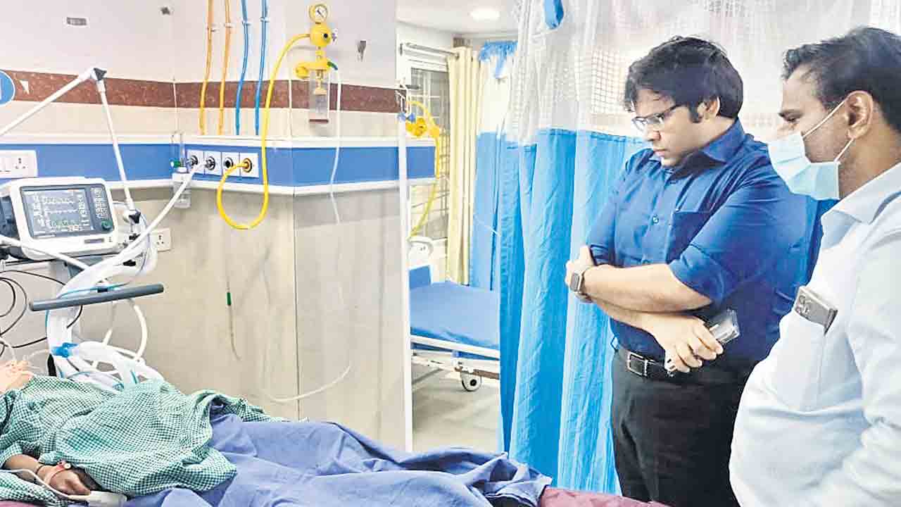 ప్రమాద స్థలాన్ని పరిశీలించిన అదనపు కలెక్టర్‌