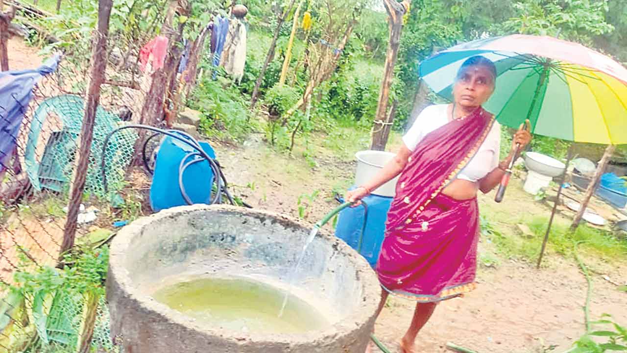 పీకలగుండానికి మిషన్‌ భగీరథ నీరు