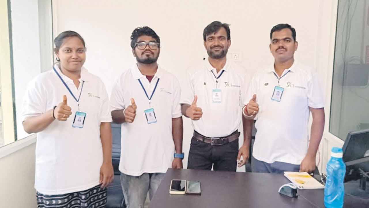 ఆశ చూపి.. బలి చేస్తూ