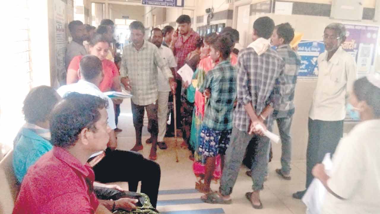 విజృంభిస్తున్న జ్వరాలు