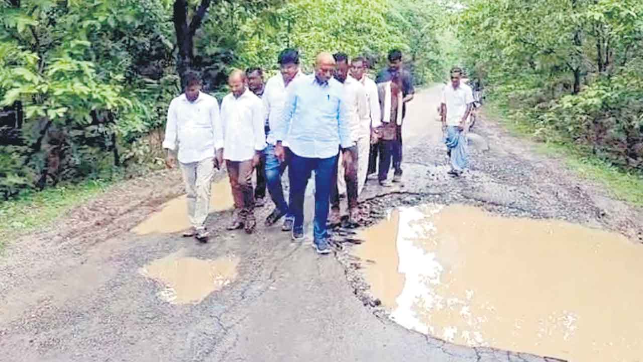 ప్రాణహిత-చేవెళ్ల ఎప్పుడు పూర్తి చేస్తరో చెప్పాలి