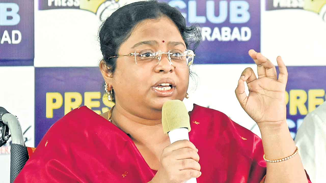 పోస్టు స్మిత వ్యక్తిగతమా.. ప్రభుత్వ ఆలోచనా?