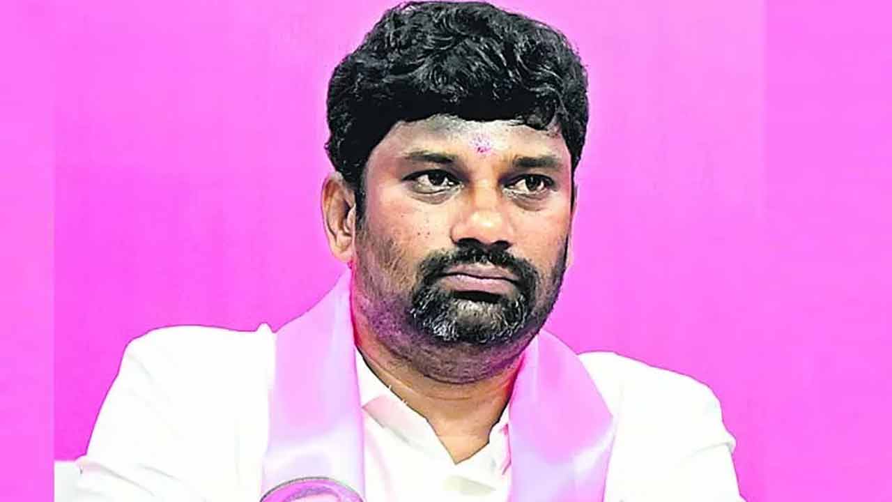 నిరుద్యోగులు ఉగ్రవాదులా?