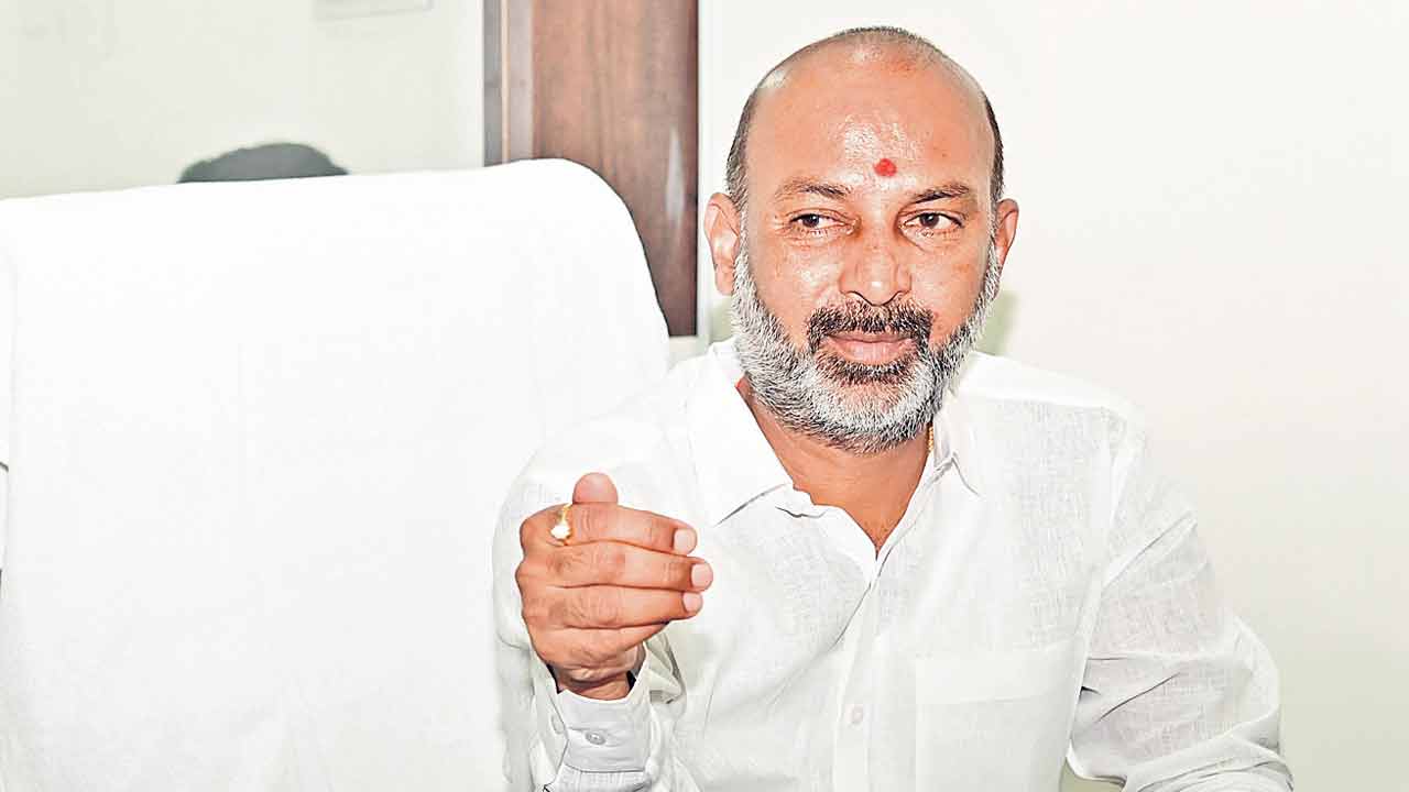 బీజేపీతో టచ్‌లో 26 మంది ఎమ్మెల్యేలు