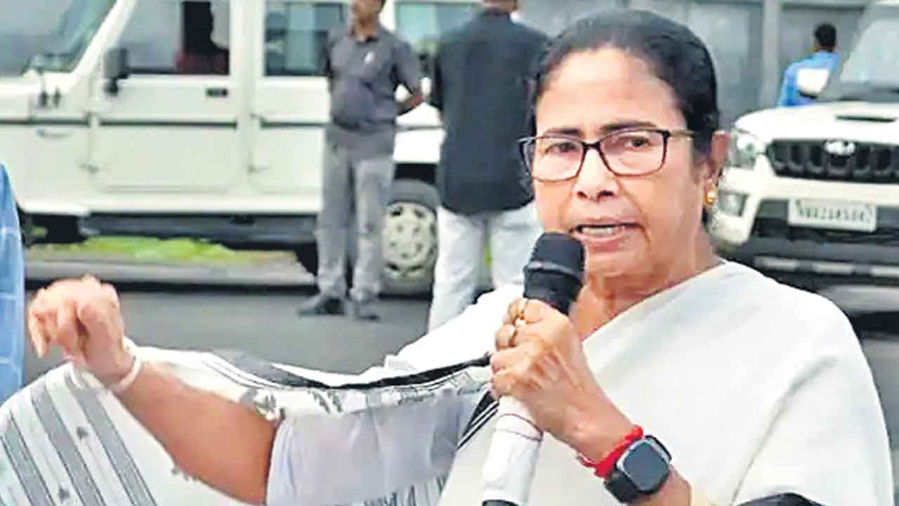 Mamata Banerjee | మైక్‌ కట్‌ చేశారని మమత వాకౌట్‌