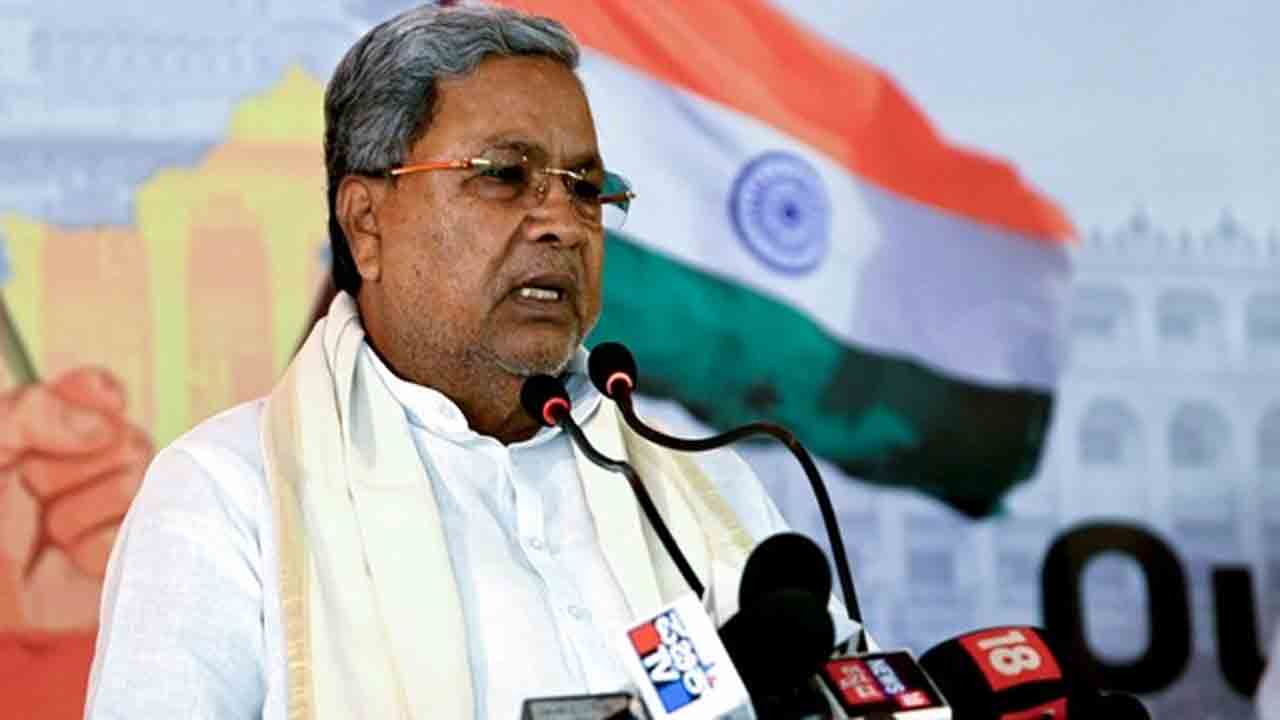 Siddaramaiah | బ్యాక్ డోర్ పాలిటిక్స్ పని చేయవు.. పేరెత్తకుండానే కేంద్రంపై సిద్దరామయ్య విసుర్లు.. !